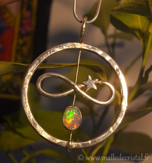 Pendentif Opale Lemniscate personnalisé argent