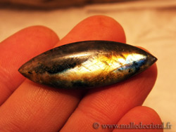 Recherche vendeur de pierre sur Paris - Page 2 L84-Gem02-labradorite-marquise-feu-cabochon