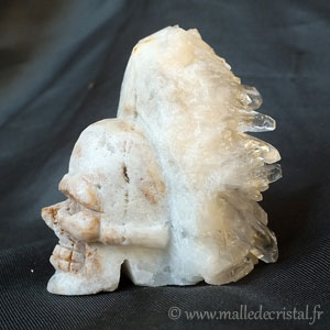 Crâne sur druse de Cristal crane sculpture minérale